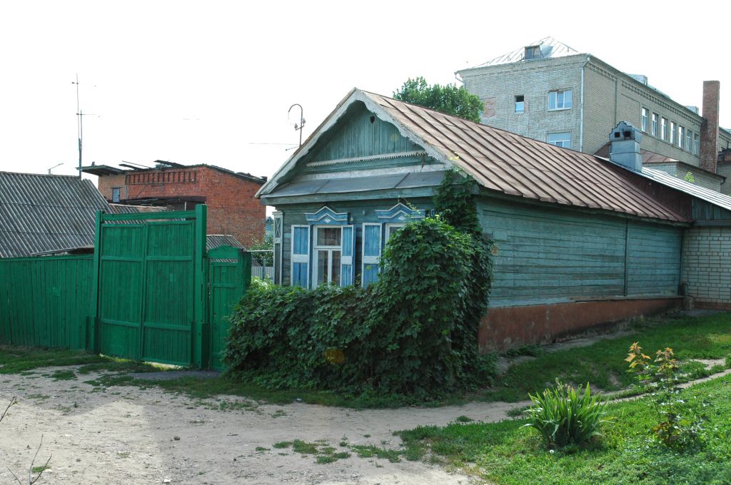саратов зеленый дом на московской вольской. саратов симбирская 170. домик за городом саратов. квадрат 24 недвижимость саратов. г.